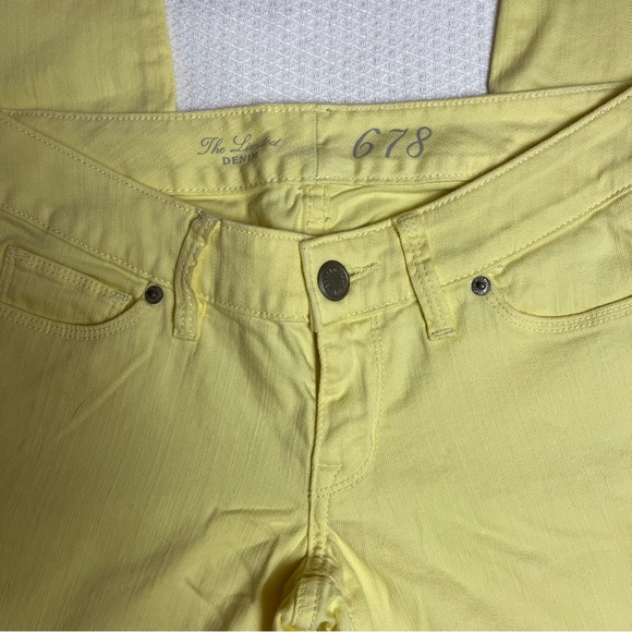 THE LIMITED 678 Denim Garment Dyed Ankle Jeans Ankle Zipper in Chamomile Size 2 - Picture 5 of 8